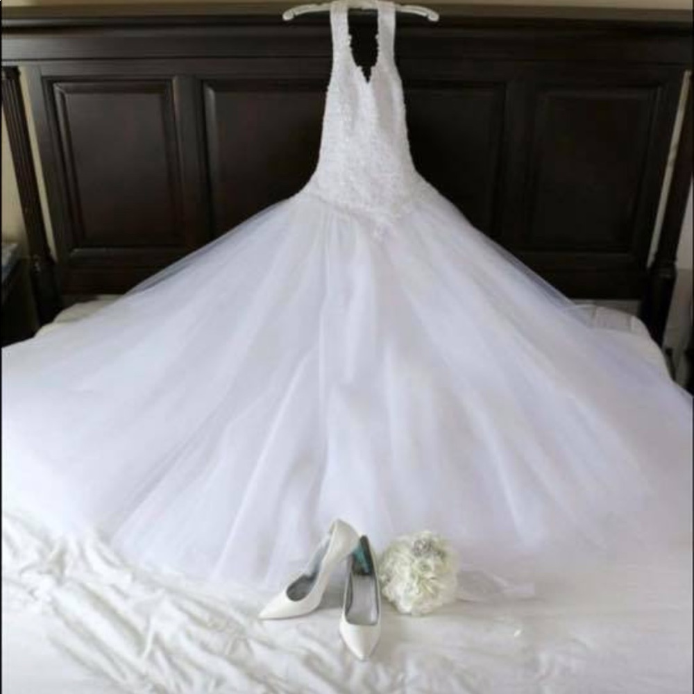 Wedding dress